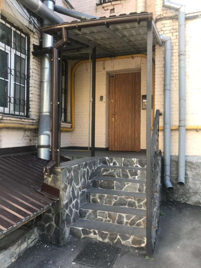 Ararat-Tarasa Shevchenka Hostel Kiev Ngoại thất bức ảnh