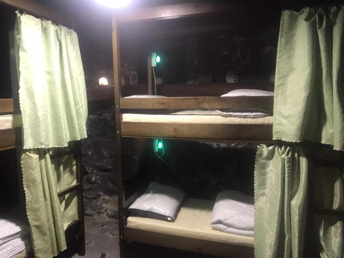 Ararat-Tarasa Shevchenka Hostel Kiev Ngoại thất bức ảnh