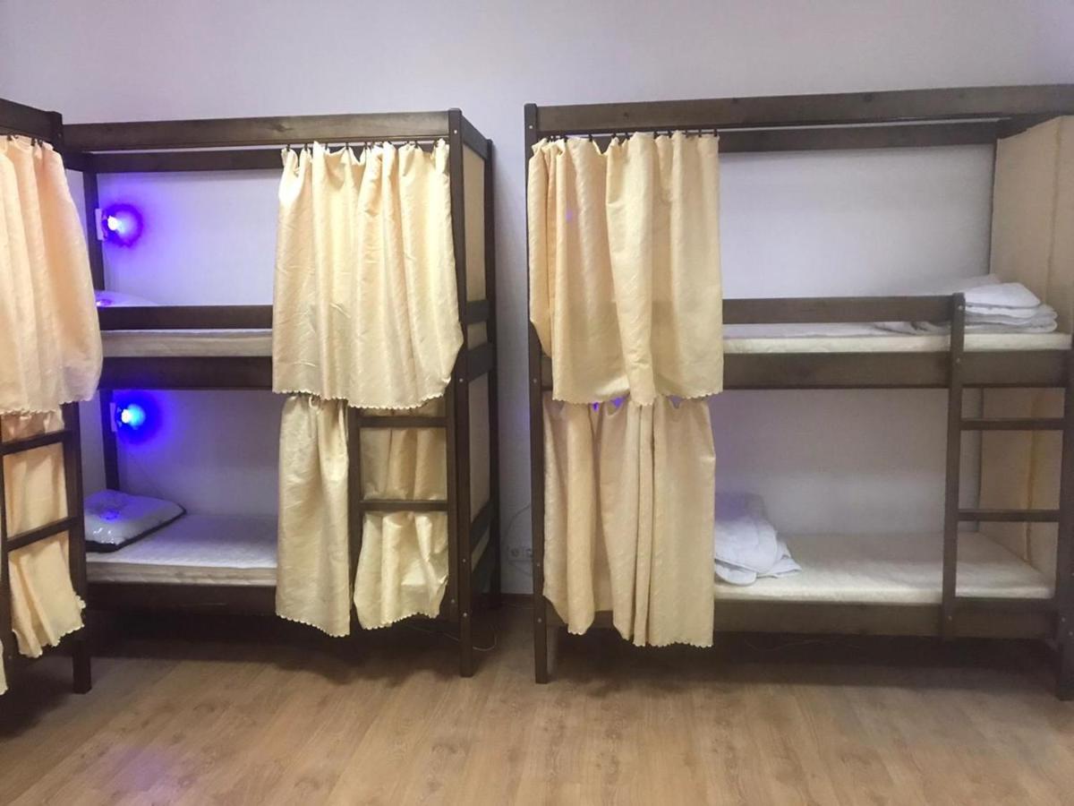 Ararat-Tarasa Shevchenka Hostel Kiev Ngoại thất bức ảnh