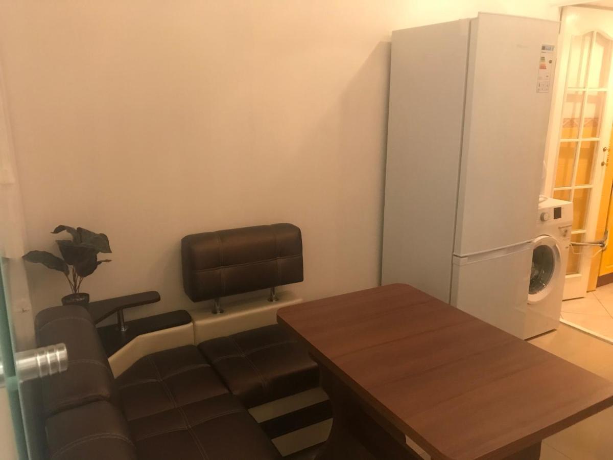 Ararat-Tarasa Shevchenka Hostel Kiev Ngoại thất bức ảnh