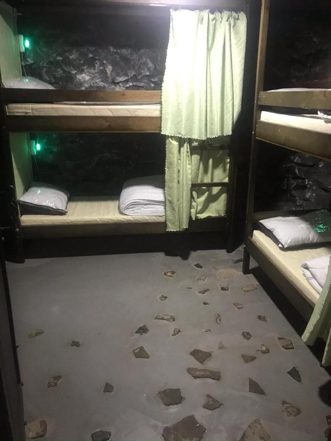 Ararat-Tarasa Shevchenka Hostel Kiev Ngoại thất bức ảnh