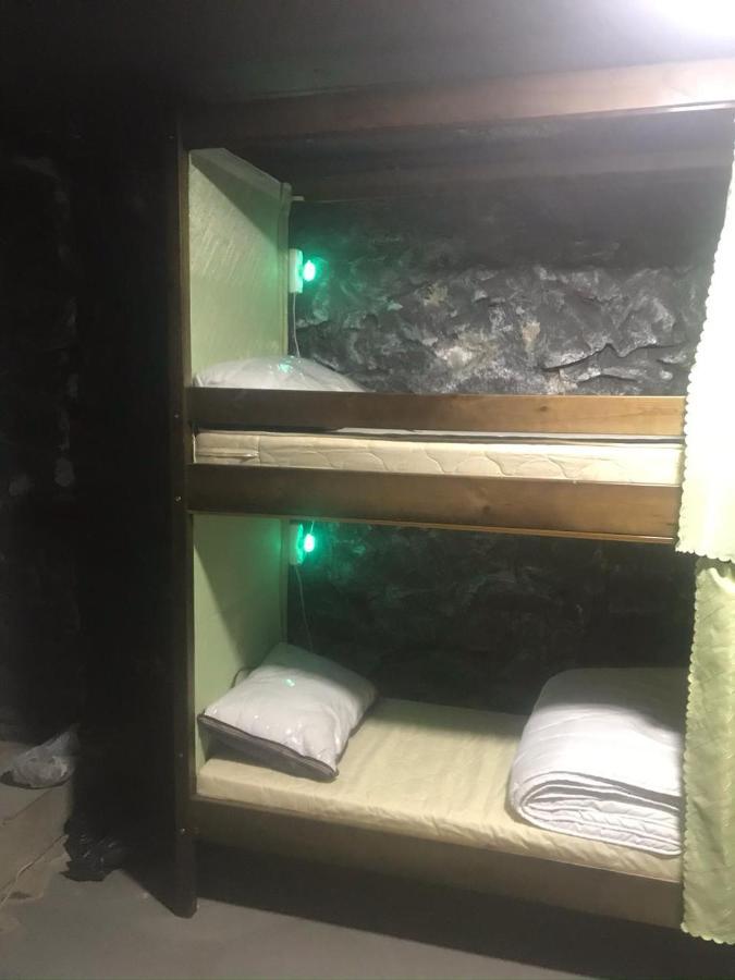 Ararat-Tarasa Shevchenka Hostel Kiev Ngoại thất bức ảnh